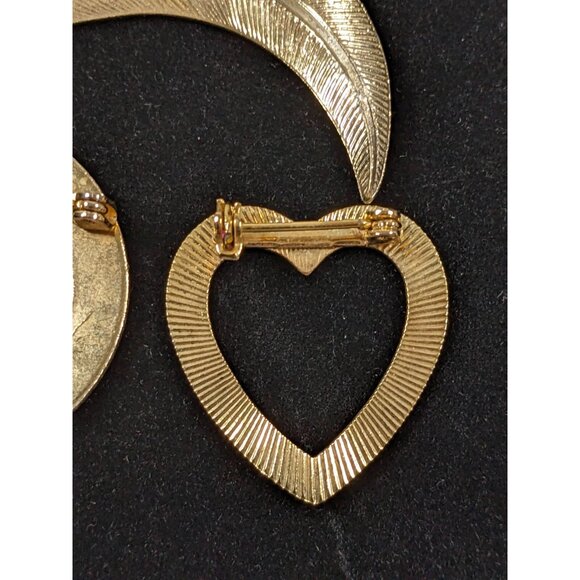 Vintage Set of 3 Gold Tone Ribbed Heart Circle Leaf Pin Brooches - Picture 6 of 11